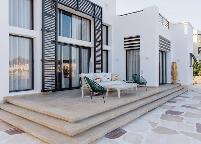 The Reef House Luxury Waterfront *