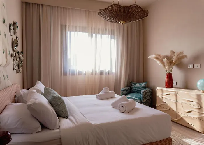 The Reef House Luxury Waterfront *